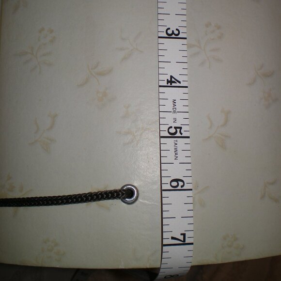 Victorian Trading Company Large Hat Box HTF and Rare! - Picture 5 of 6